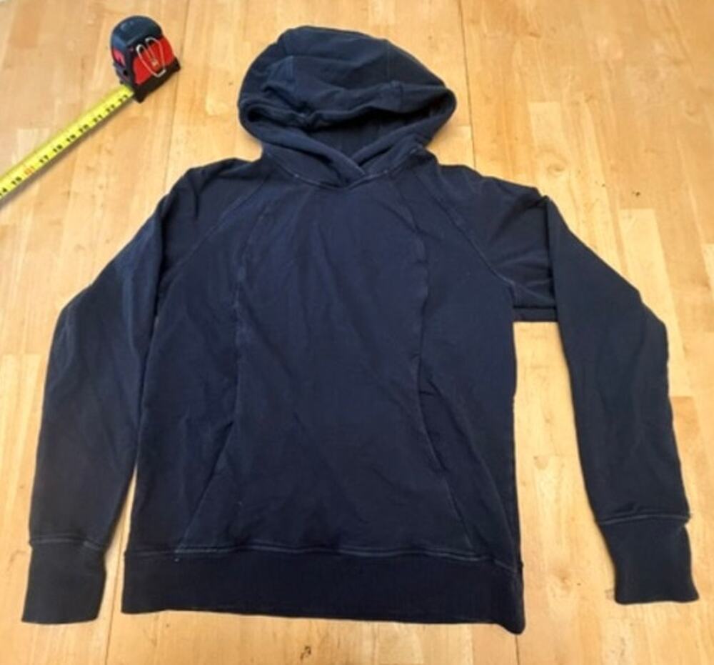 Lululemon T-Shirt Hoodie Black Lightweight Pullover Long Sleeve Womens